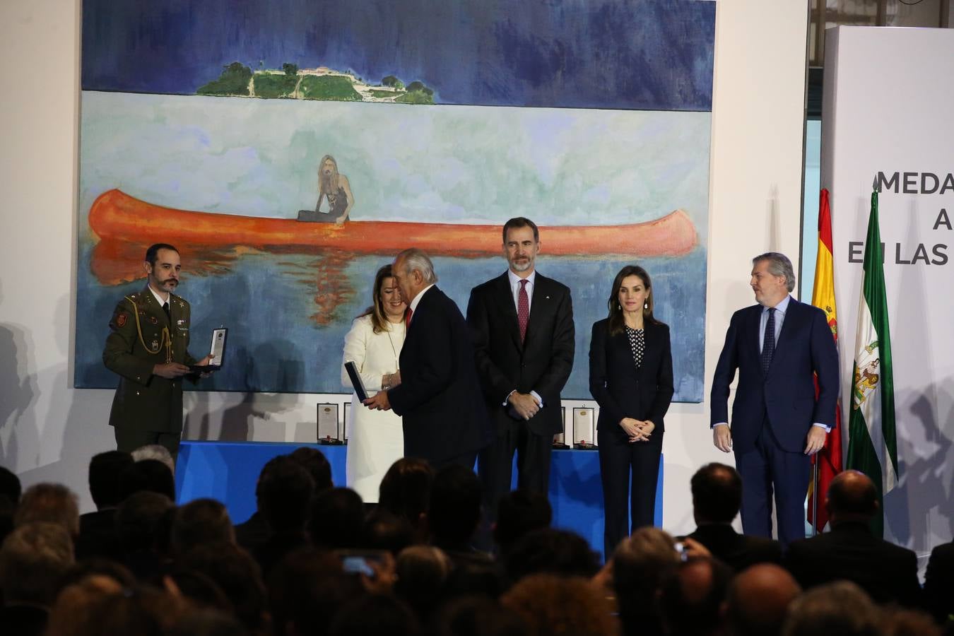 Don Felipe y Doña Letizia presiden la ceremonia en el Pompidou
