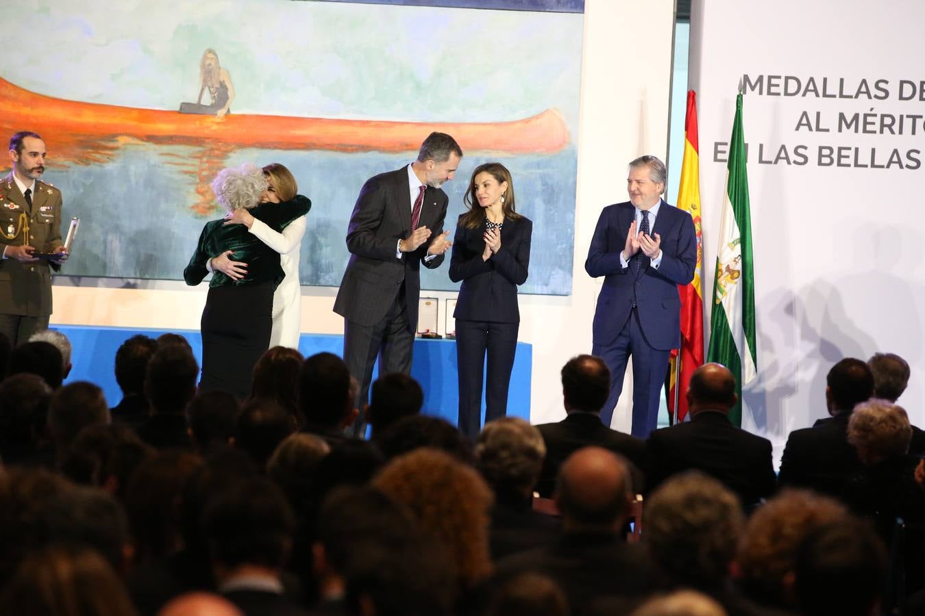 Don Felipe y Doña Letizia presiden la ceremonia en el Pompidou