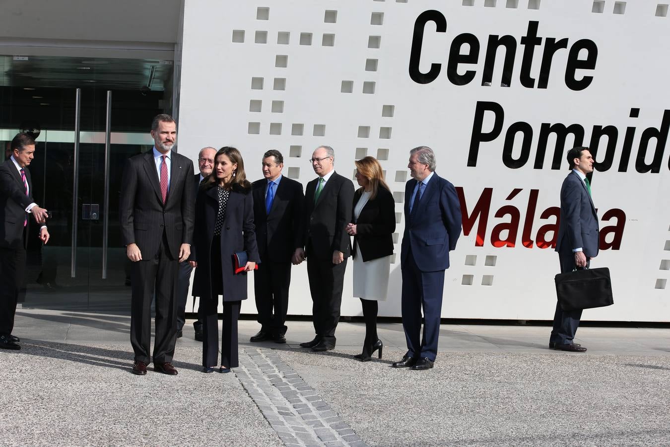 Don Felipe y Doña Letizia presiden la ceremonia en el Pompidou