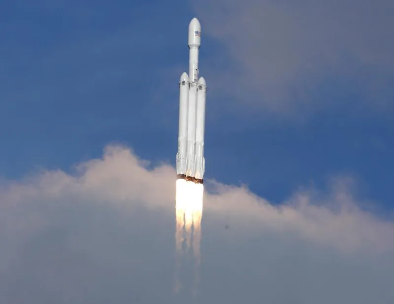 El lanzamiento del Falcon Heavy, en imágenes