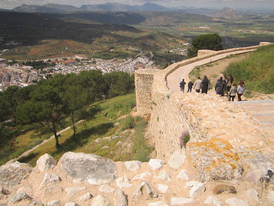 2. En el castillo de Archidona está el origen de la leyenda de la Peña de los Enamorados.