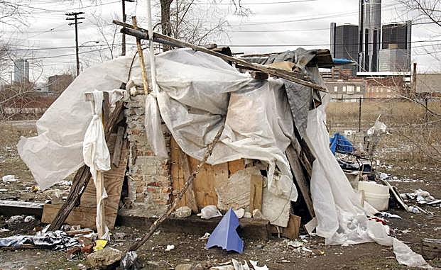 Chabola de un hombre sin techo. 