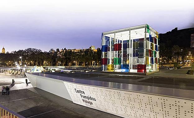 El Cubo del Pompidou intervenido por Daniel Buren se ha convertido en un icono de la ciudad. 