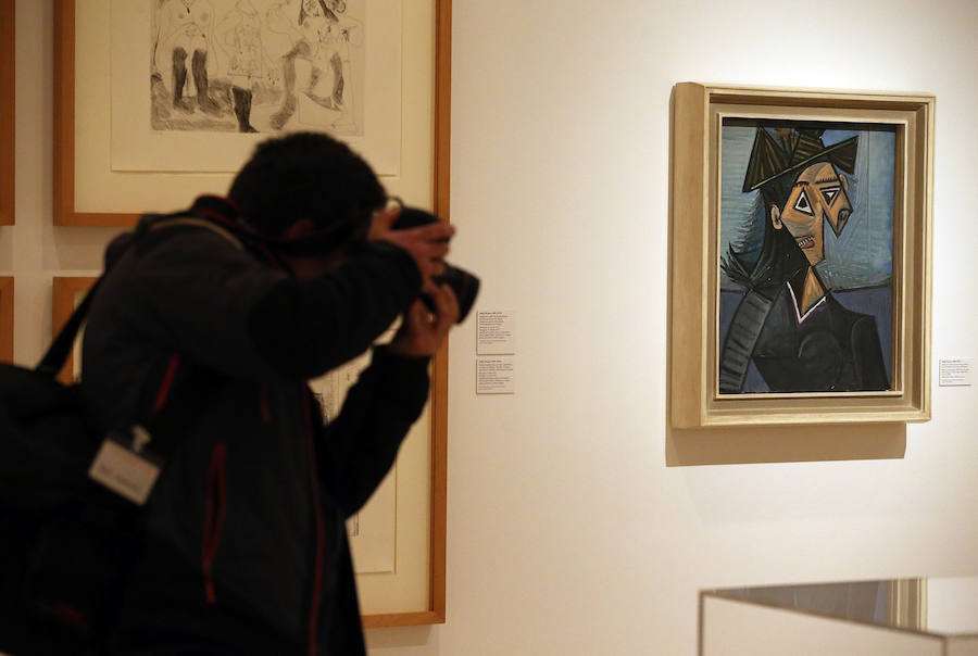 El Museo Picasso Málaga ha inaugurado la exposición 'Y Fellini soñó con Picasso', una muestra de dibujos, películas, fotografías y otros documentos del director de cine italiano que se unen a las esculturas, dibujos y obra gráfica de Picasso.