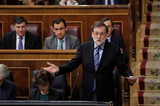 Mariano Rajoy, durante una intervención en la sesión de control al Gobierno en el Congreso de los Diputados. :: J. C. H. / EFE
