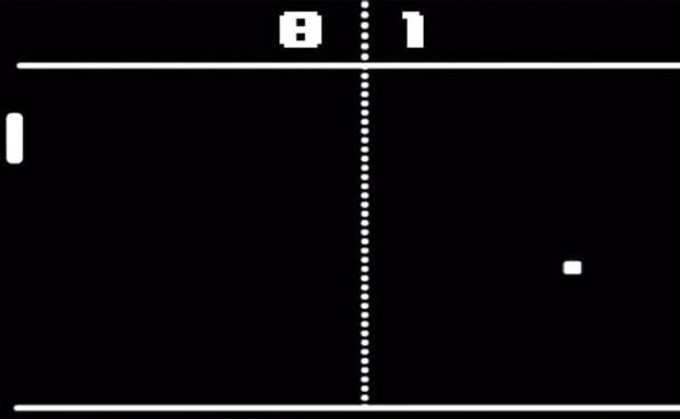 Imagen principal - Arriba, ‘Pong’ (1972), una de las primeras máquinas Arcade: era muy rudimentaria, pero luego se adaptó a las consolas para jugar en casa en la televisión. Abajo, ‘Out run’ (1986), que cuando apareció se formaban colas para competir; era una experiencia revolucionaria, jugar sentado y utilizando un volante. A su lado, ‘Space invaders’ (1978), el primer bombazo internacional, que llegó a todo el mundo de la mano de los fabricantes japoneses.
