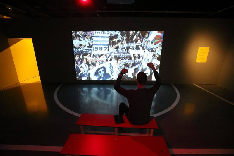 La exposición en el Centre Pompidou analiza el universo del deporte desde un prisma político y crítico 