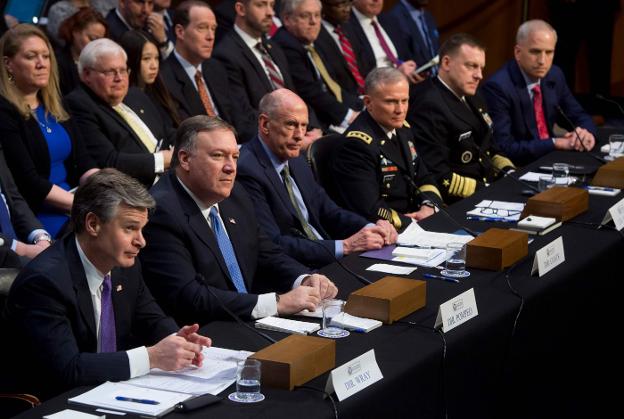 Wray y otros altos cargos de la seguridad del Estado, ayer, ante el Comité de Inteligencia del Senado. :: afp