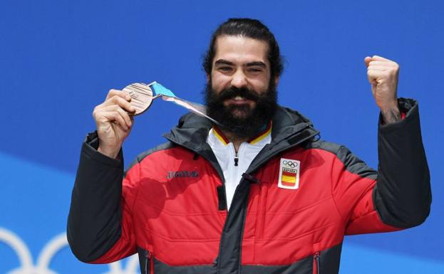 Regino Hernández, con la medalla de bronce. 