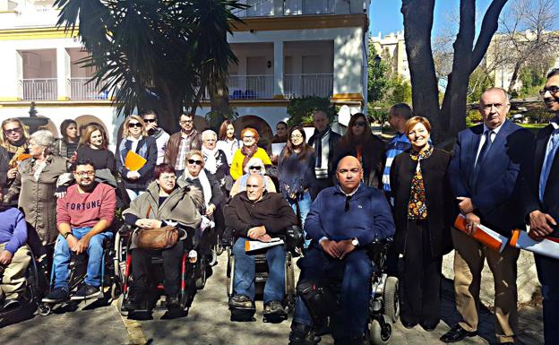 El Colegio de Médicos de Málaga y 22 asociaciones de pacientes han mantenido este martes una reunión.