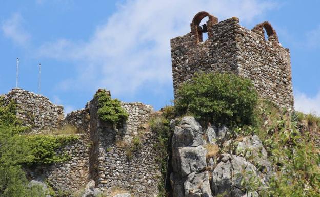 Torre que se conserva en el castillo de Gaucín.