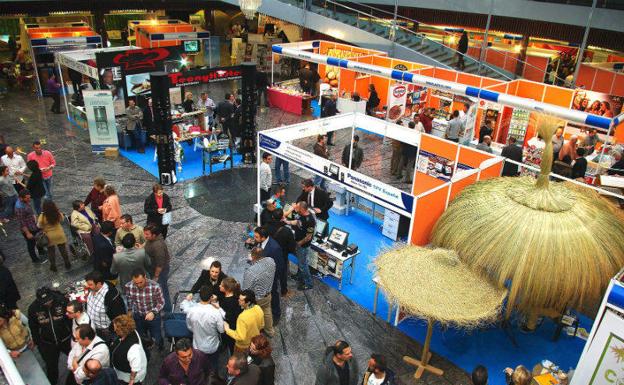 Expoplaya reúne en Torremolinos a empresarios y representantes de las administraciones. 