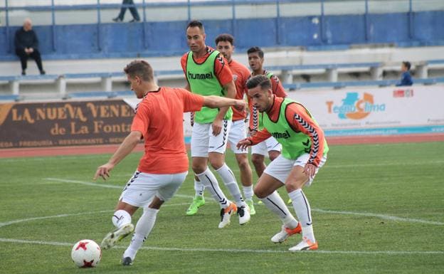 Corpas, en el entrenamiento de ayer del Marbella. 