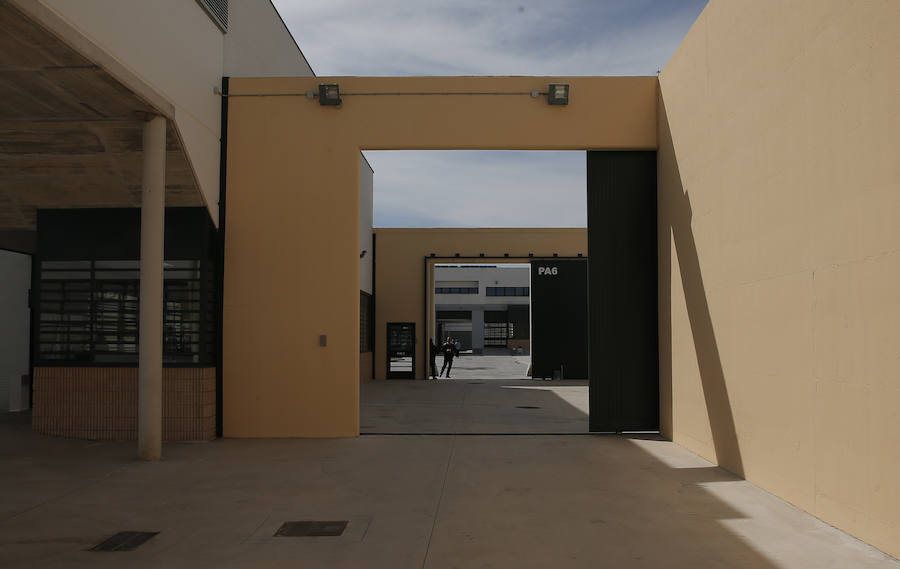 El centro penitenciario Málaga II, ubicado en Archidona, tiene 1.008 celdas en las que se pueden internar en torno a 2.000 reclusos. 