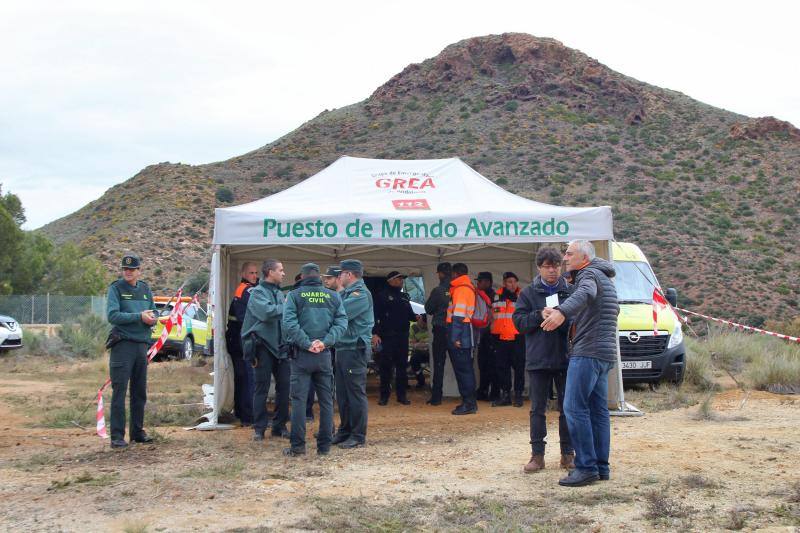 Dispositivo de búsqueda del niño desaparecido ayer en la barriada de Las Hortichuelas en Nijar (Almeria) en el que han participado Guardia Civil, Protección Civil y decenas de ciudadanos