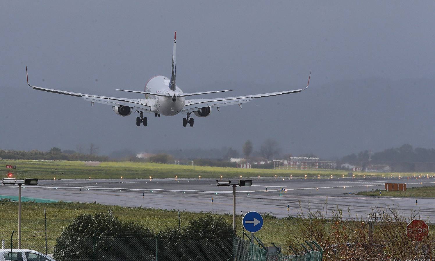 En todos los casos se debe a la meteorología adversa en Irlanda y Reino Unido y no a problemas en la capital malagueña