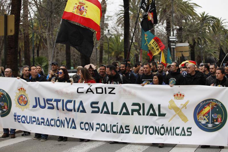 Jusapol protesta para seguir defendiendo ante el Gobierno central la necesidad de que sus sueldos sean iguales a los de otras policías y cuerpos de seguridad autonómicos