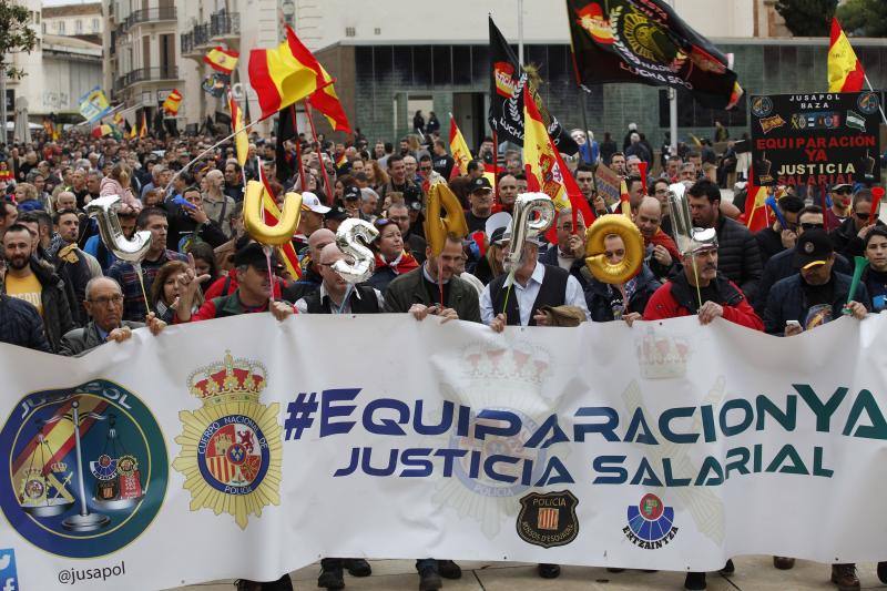 Jusapol protesta para seguir defendiendo ante el Gobierno central la necesidad de que sus sueldos sean iguales a los de otras policías y cuerpos de seguridad autonómicos