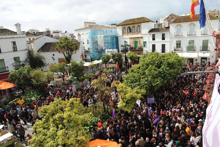 Concentración en la plaza de los Naranjos de Marbella.