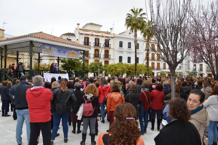 Concentración en el parque de la Alameda de Coín. 