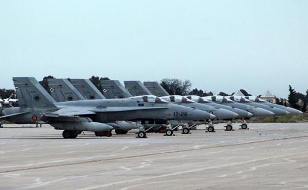 ¿Qué es ese ruido que se escucha en el cielo de Málaga? Cazas F18 participan en el ejercicio del Ejército