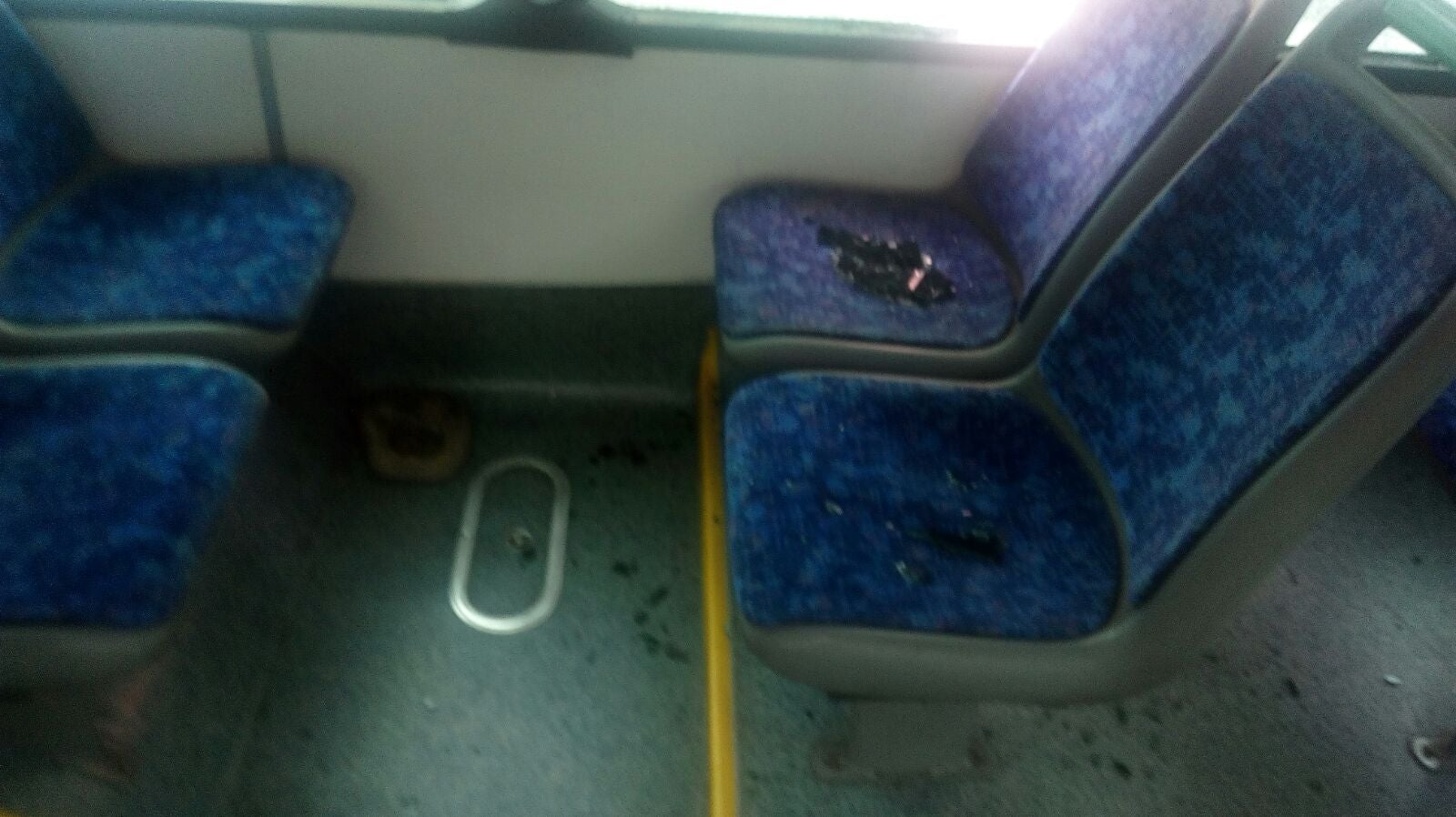 La piedra, en el suelo 