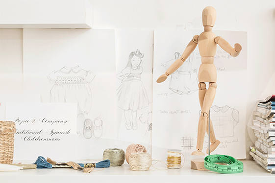 Detalle de algunos de sus diseños, inspirados en la ropa de bebés de los años 70.