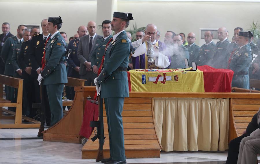 Numerosos familiares y compañeros del cabo primero malagueño han acudido a los actos funerarios que han tenido lugar en Parcemasa