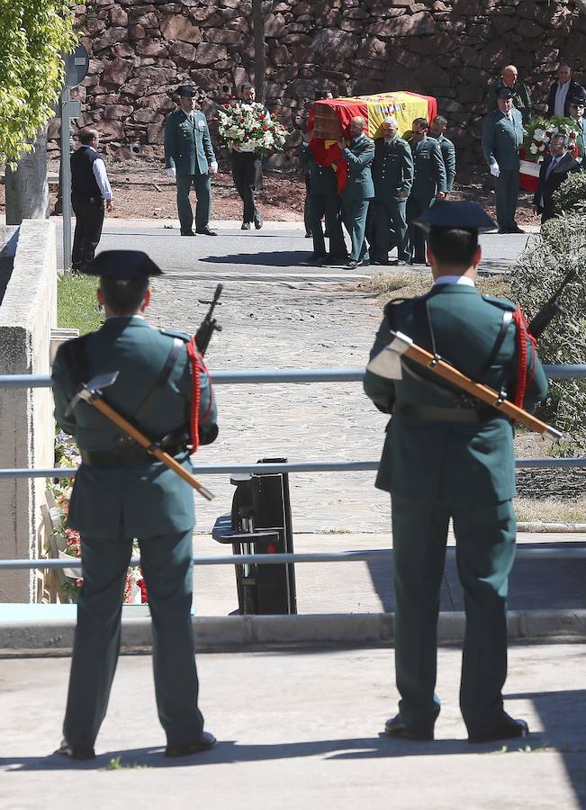 Numerosos familiares y compañeros del cabo primero malagueño han acudido a los actos funerarios que han tenido lugar en Parcemasa