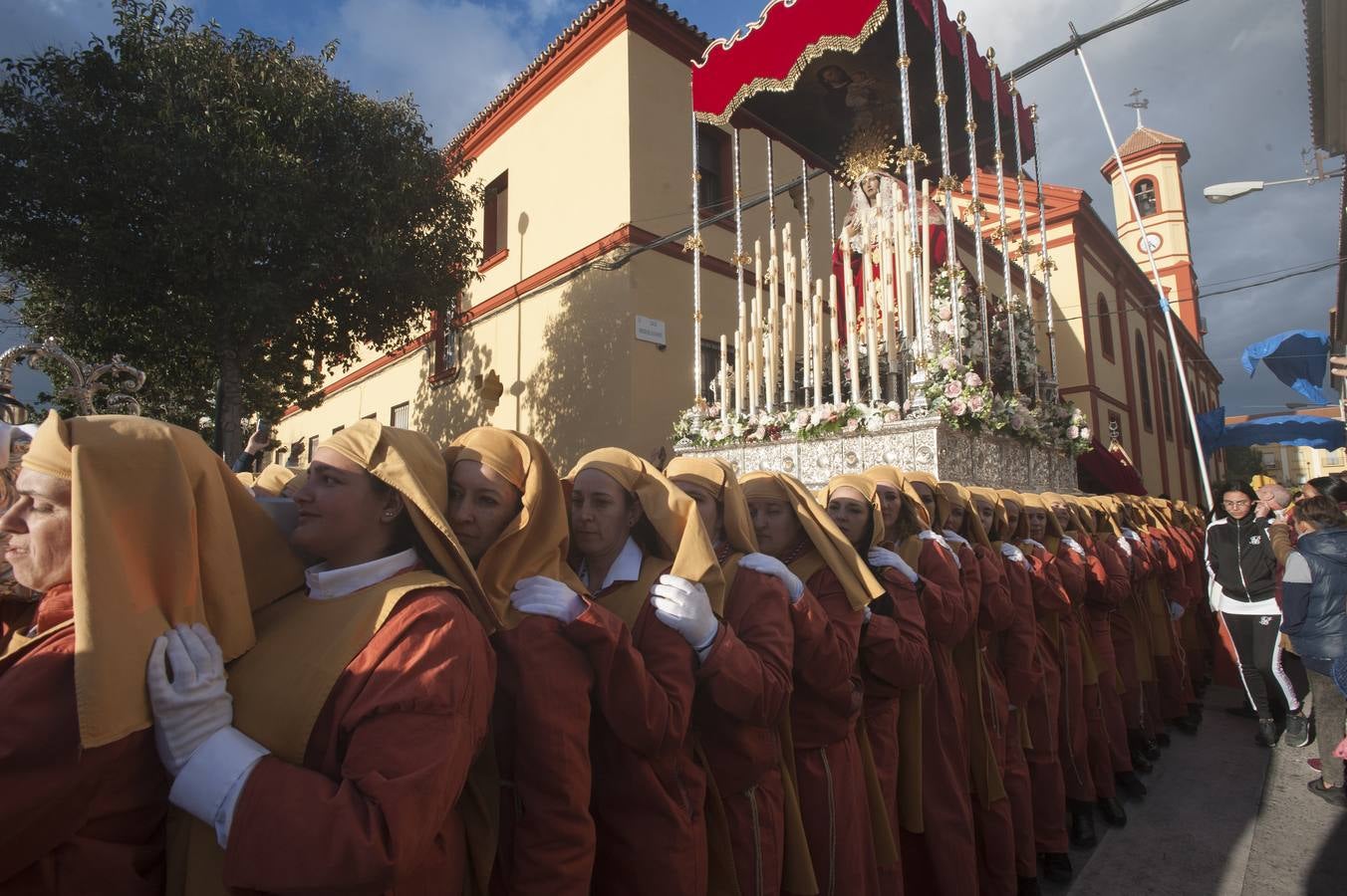 Fotos: Fotos de las procesiones y traslados del Sábado de Pasión