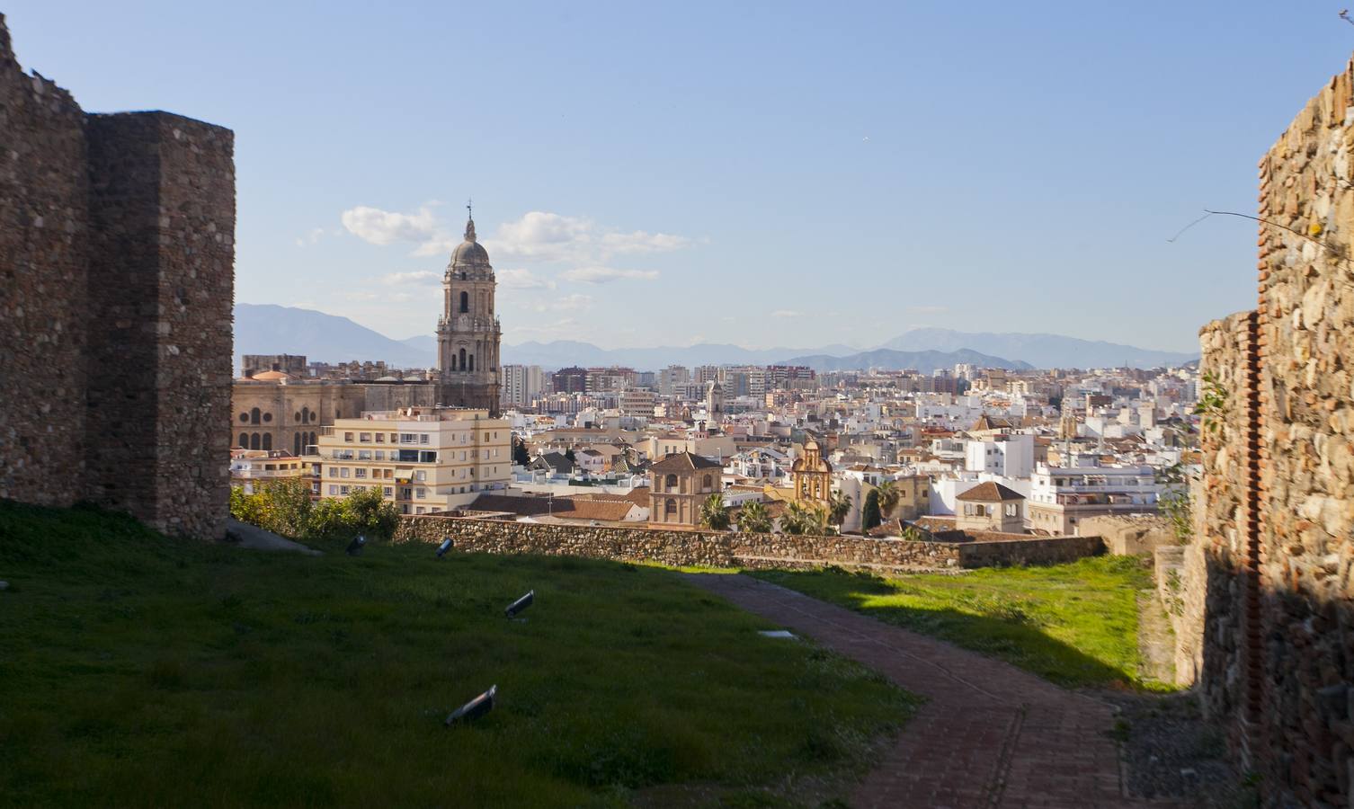 Es el monumento más visitado de Málaga, pero solo enseña la mitad de sus tesoros