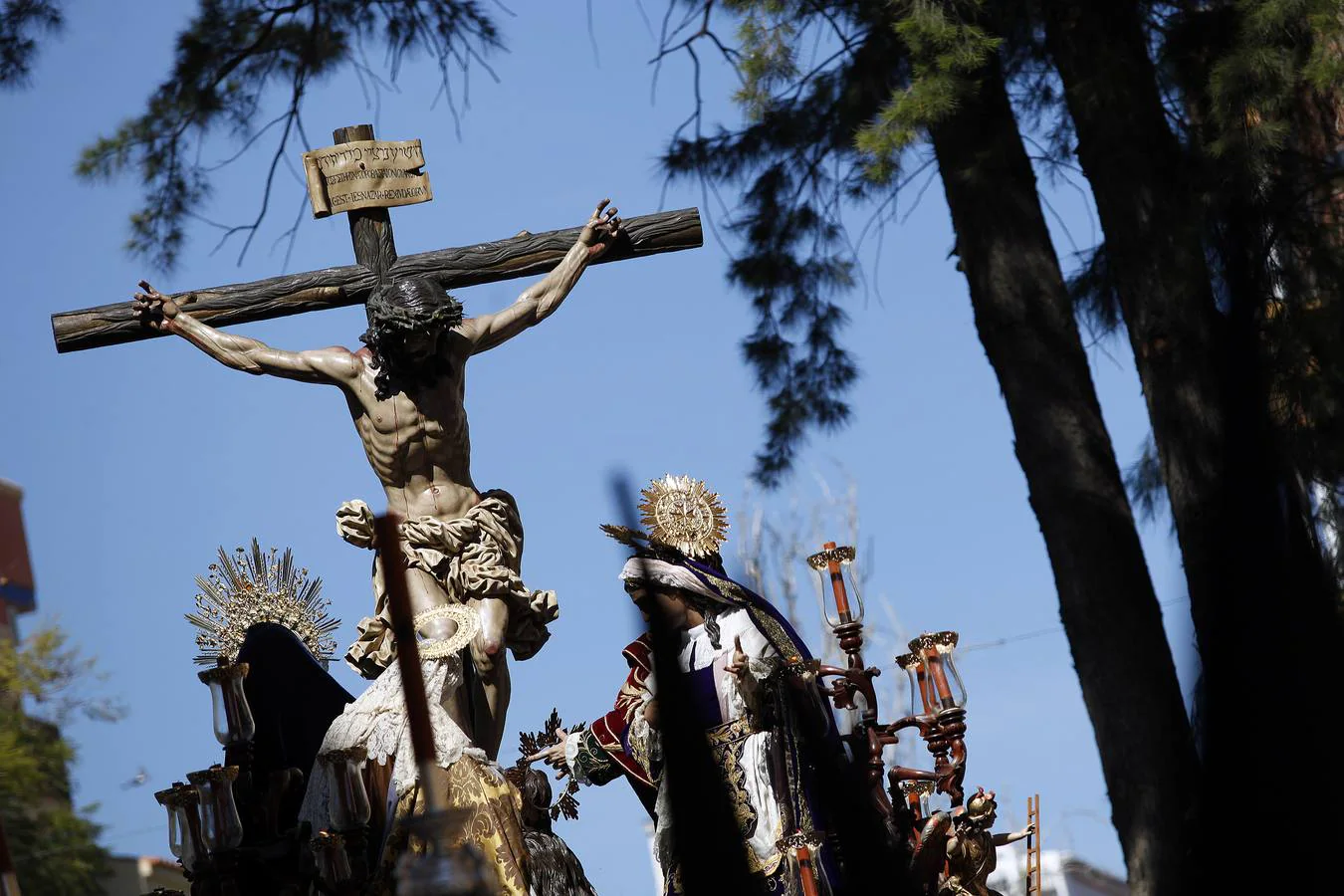 el Cristo de las Penas y María Santísima del Auxilio (Salesianos)