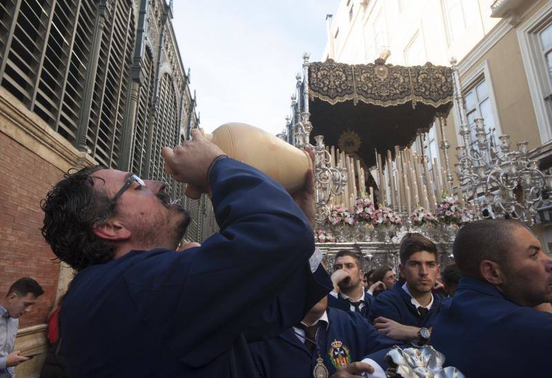 Así ha sido el desfile procesional de la Cofradía de la Sagrada Cena durante la Semana Santa 2018.