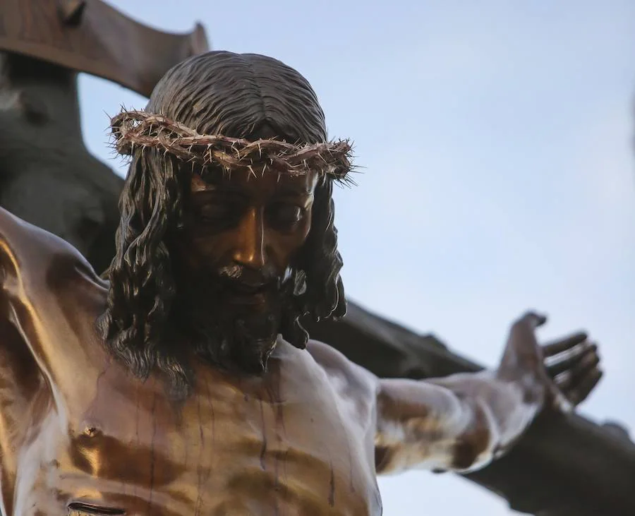 La procesión de la Cofradía de Mena de este Jueves Santo por las calles de Málaga