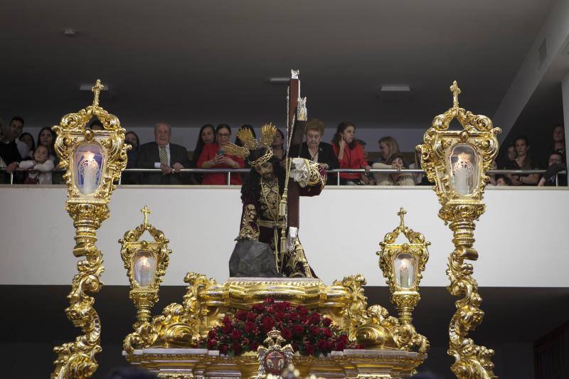 Fotos de los desfiles de Santa Cruz, Cena, Viñeros, Mena, Misericordia, Zamarrilla, Esperanza y Vera Cruz