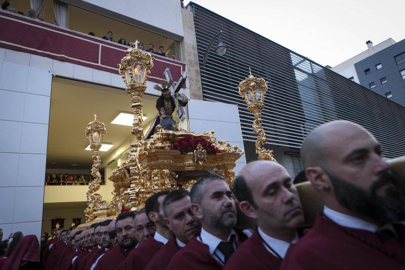 Fotos de los desfiles de Santa Cruz, Cena, Viñeros, Mena, Misericordia, Zamarrilla, Esperanza y Vera Cruz