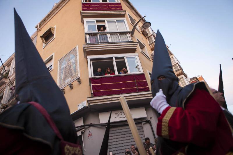 Fotos de los desfiles de Santa Cruz, Cena, Viñeros, Mena, Misericordia, Zamarrilla, Esperanza y Vera Cruz