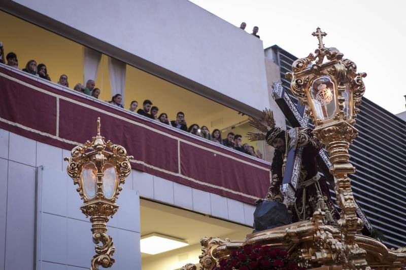 Fotos de los desfiles de Santa Cruz, Cena, Viñeros, Mena, Misericordia, Zamarrilla, Esperanza y Vera Cruz