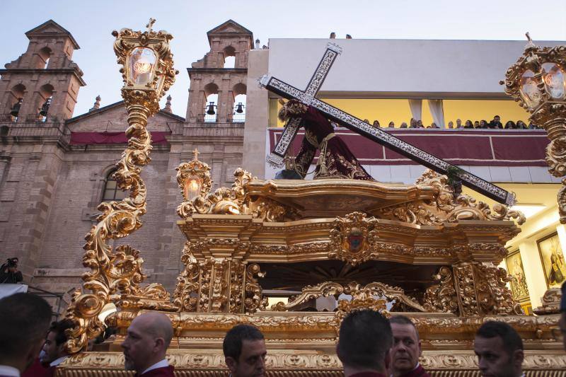 Fotos de los desfiles de Santa Cruz, Cena, Viñeros, Mena, Misericordia, Zamarrilla, Esperanza y Vera Cruz