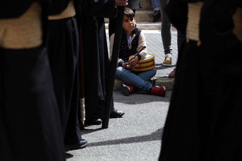 Fotos de los desfiles de Santa Cruz, Cena, Viñeros, Mena, Misericordia, Zamarrilla, Esperanza y Vera Cruz