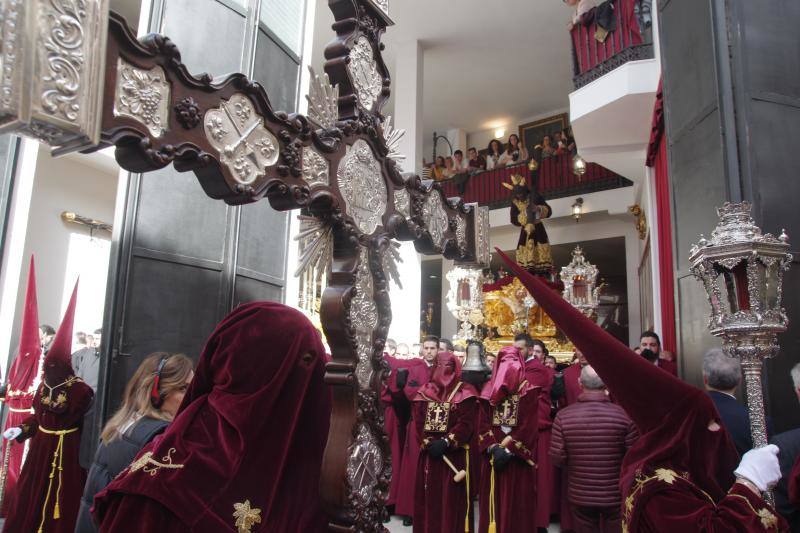 Las mejores imágenes de la estación penitencial de la Cofradía de Viñeros en la Semana Santa de 2018.