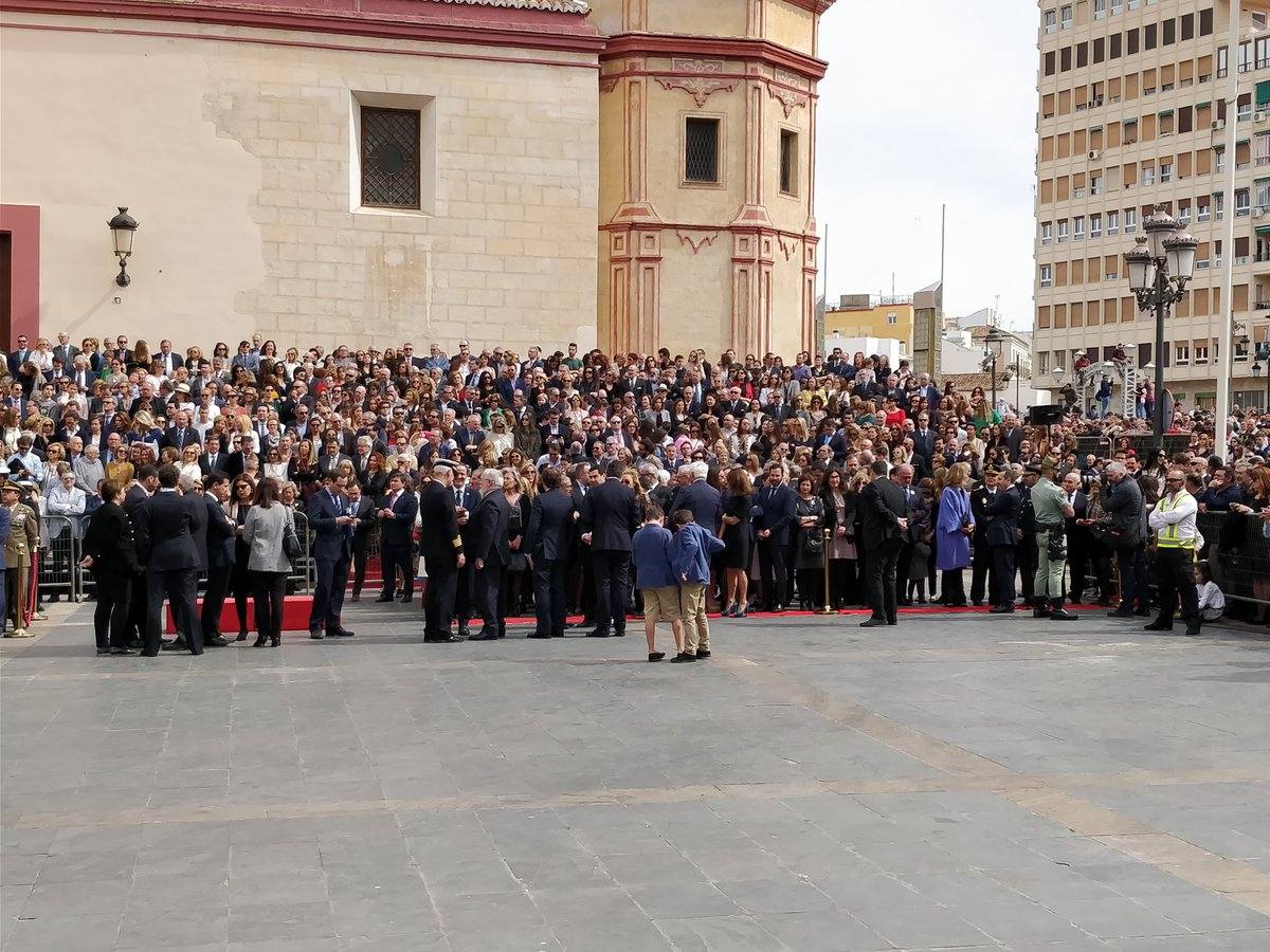 Imágenes del desembarco de la Legión en el Puerto de Málaga y traslado del Cristo de Mena. 