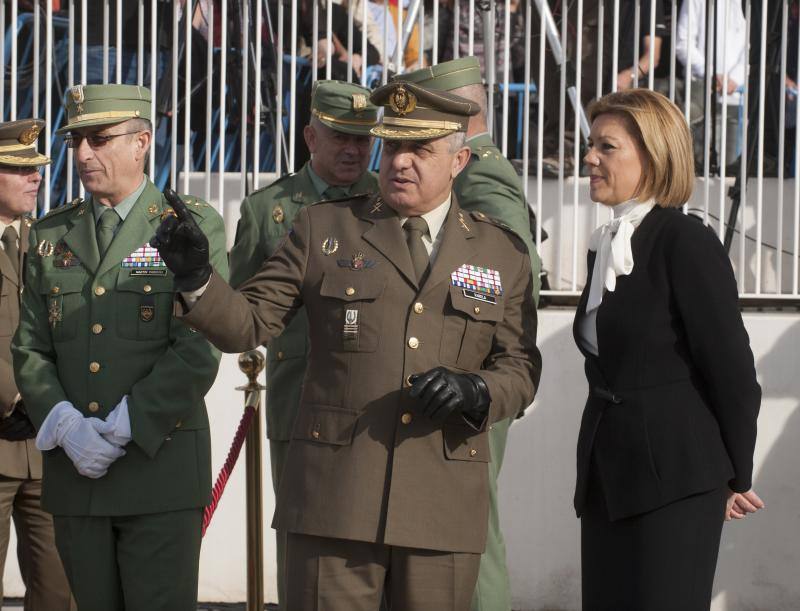 Imágenes del desembarco de la Legión en el Puerto de Málaga y traslado del Cristo de Mena. 