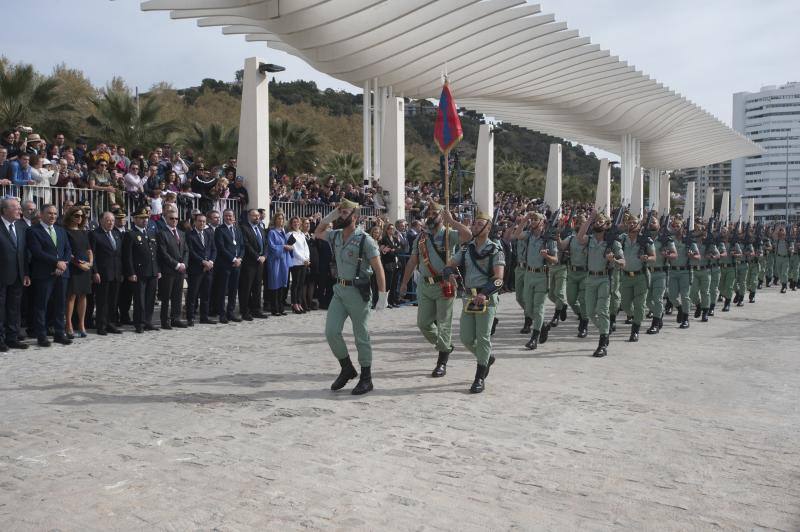 Imágenes del desembarco de la Legión en el Puerto de Málaga y traslado del Cristo de Mena. 