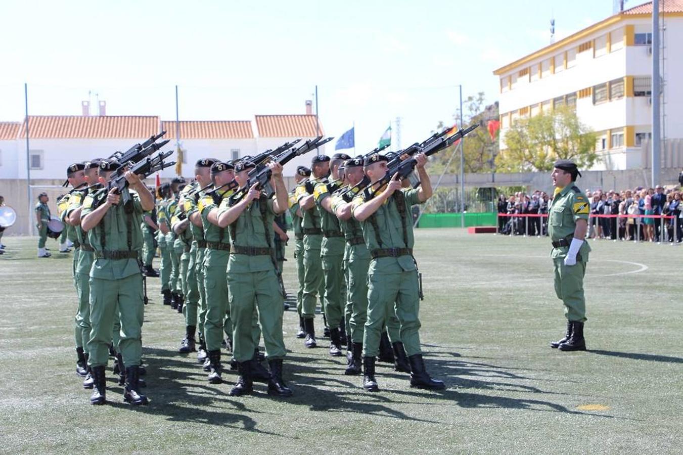 El municipio participa en un acto civil presidido por la Brigada Paracaidista y representantes del Ejército