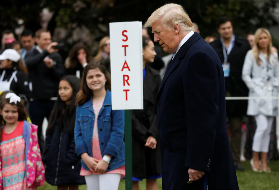 La familia Trump se unió este año a la tradición de buscar huevos de Pascua en los jardines de la Casa Blanca, donde se organizaron otras muchas actividades con niños.