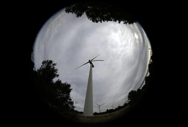 Central eólica de Iberdrola en Moranchón (Guadalajara). :: reuters