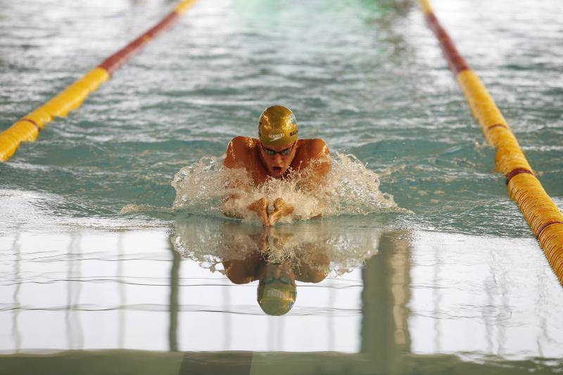 Las instalaciones de Inacua viven estos días una auténtica pasión por la natación, con las gradas llenas y un gran ambiente de compañerismo entre aficionados y clubes en el Campeonato de España.