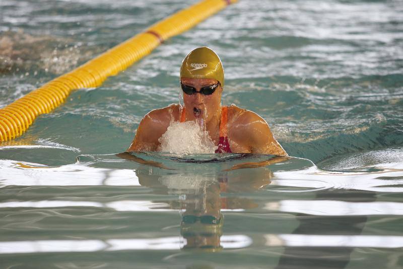 Las instalaciones de Inacua viven estos días una auténtica pasión por la natación, con las gradas llenas y un gran ambiente de compañerismo entre aficionados y clubes en el Campeonato de España.