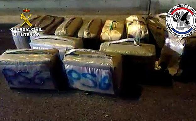 Parte de la droga intervenida.